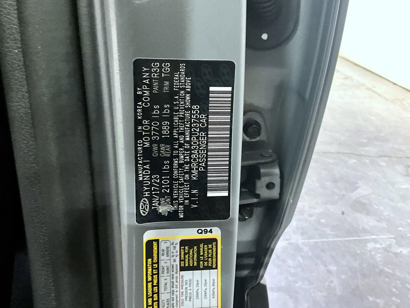 Used 2023 Hyundai Venue SEL image 25