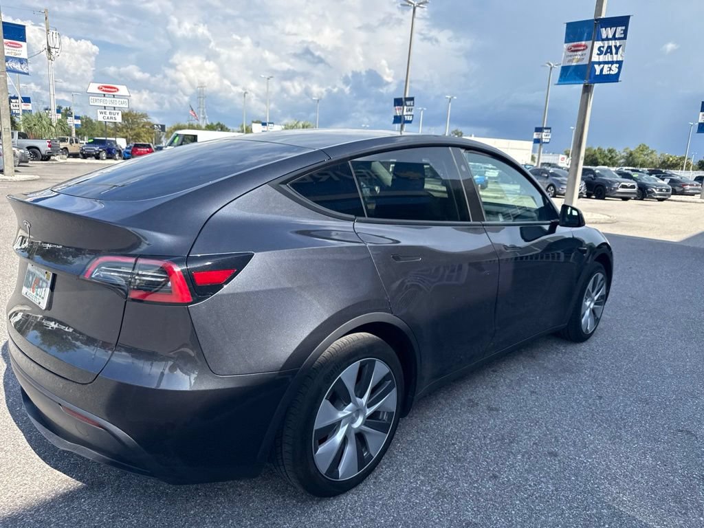 Used 2024 Tesla Model Y Long Range RWD image 5
