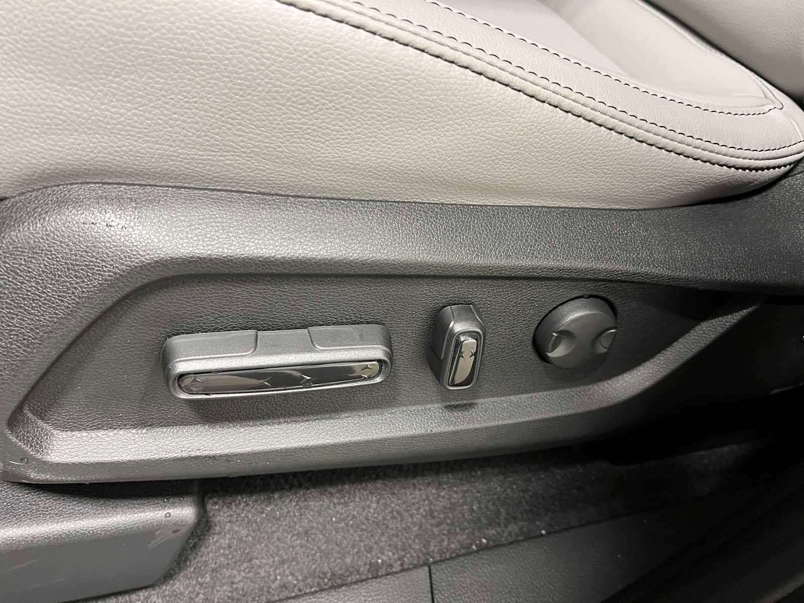 New 2025 Honda Pilot Touring image 11