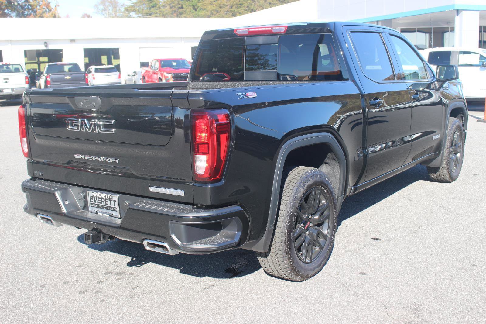 New 2026 GMC Sierra 1500 Elevation image 7