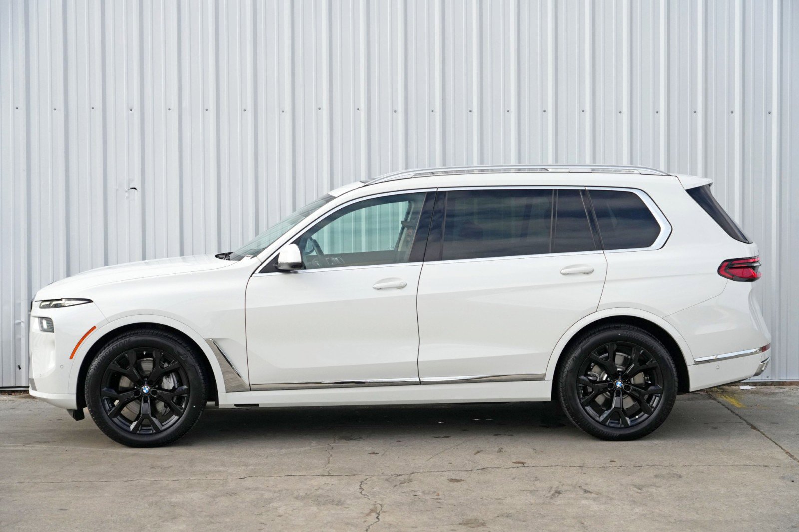 Used 2023 BMW X7 xDrive40i w/ Premium Package image 53