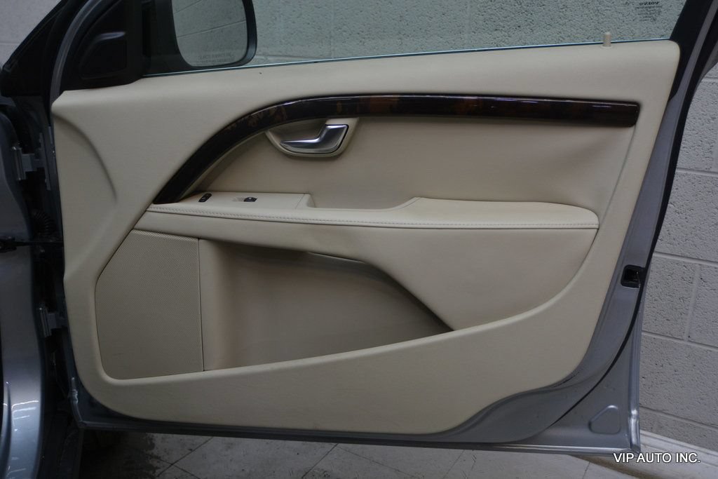 Used 2012 Volvo XC70 3.2 FWD image 12