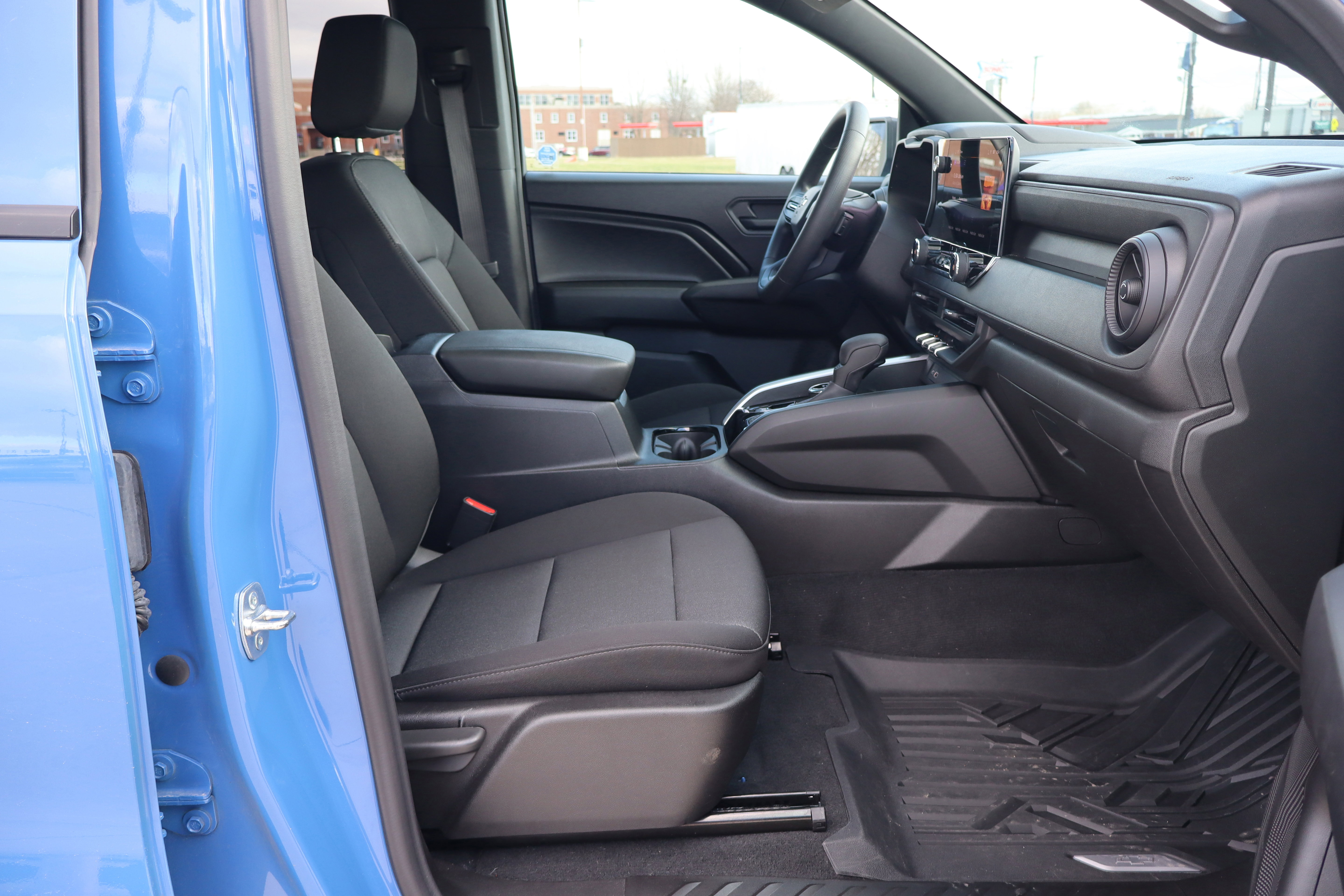 Used 2025 Chevrolet Colorado Trail Boss image 13