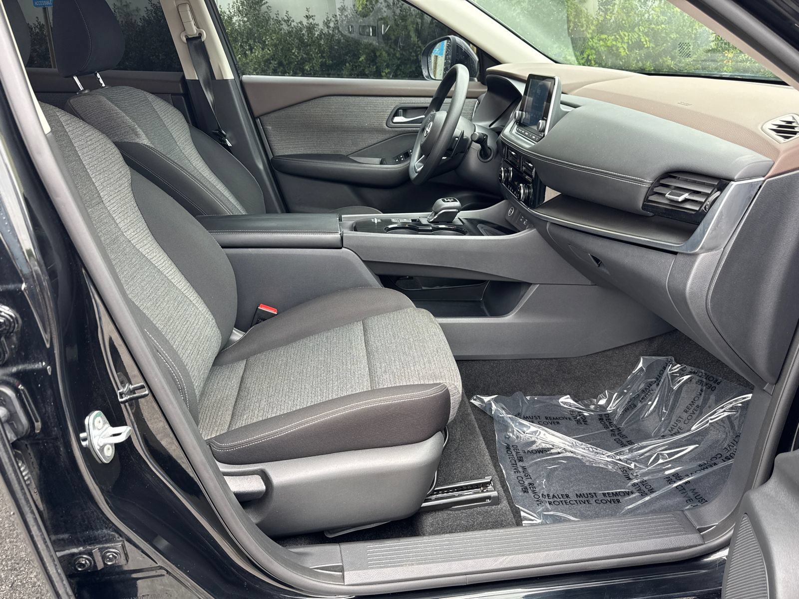 Used 2023 Nissan Rogue SV FWD image 13