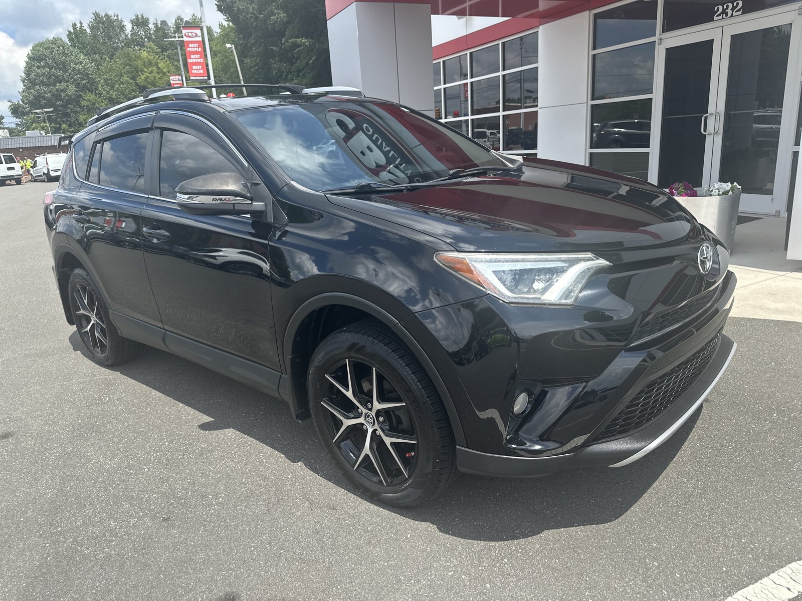 Used 2016 Toyota RAV4 SE AWD/4WD image 2