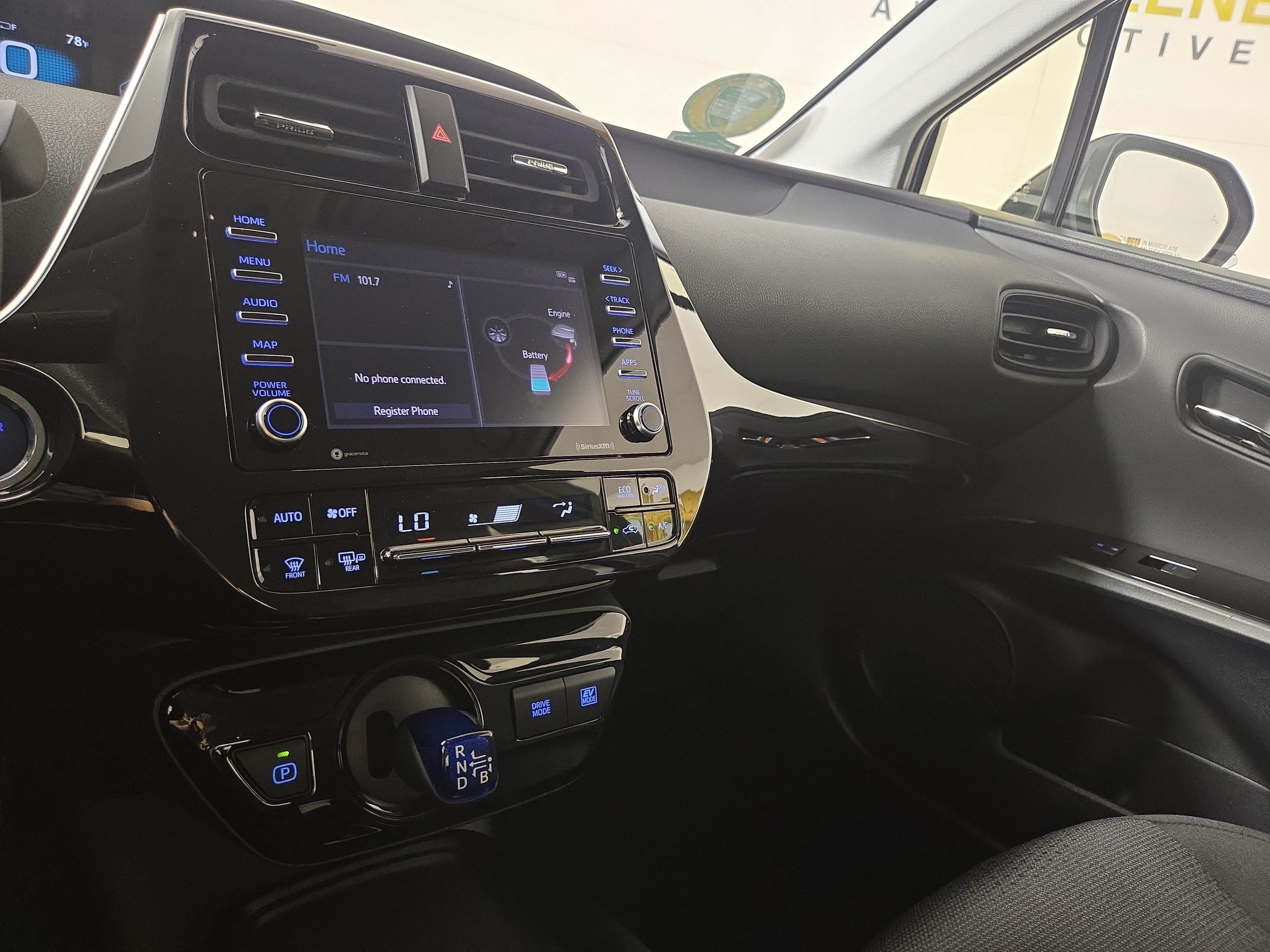 Used 2021 Toyota Prius LE FWD image 21