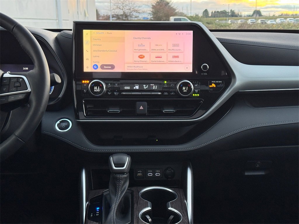 Used 2023 Toyota Highlander Platinum image 17