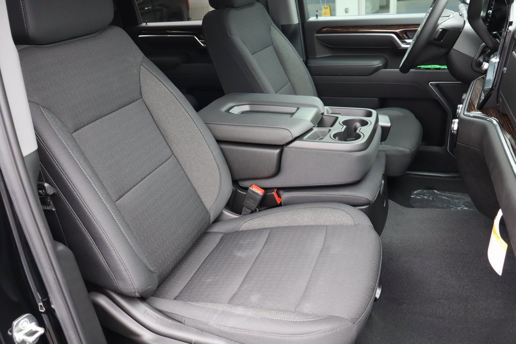 New 2025 GMC Sierra 2500 SLE w/ SLE Value Package; image 24