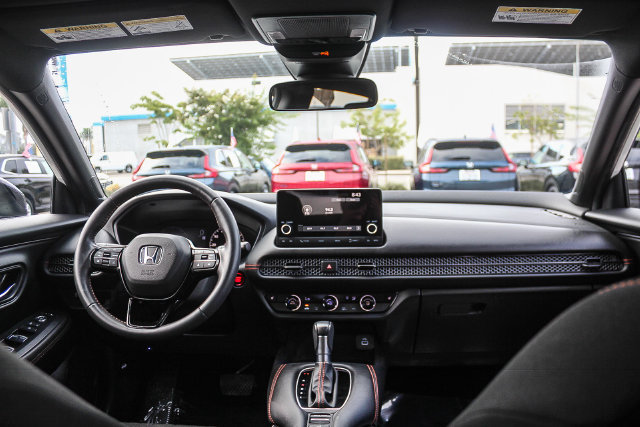 Used 2024 Honda HR-V Sport image 16