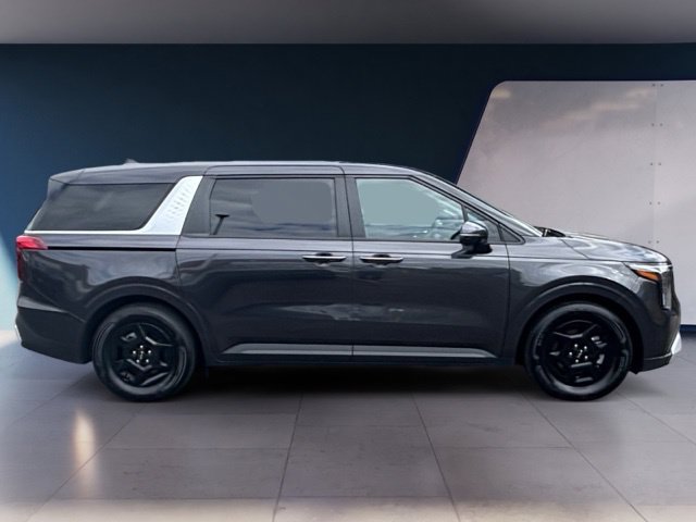 Certified 2025 Kia Carnival FWD image 6