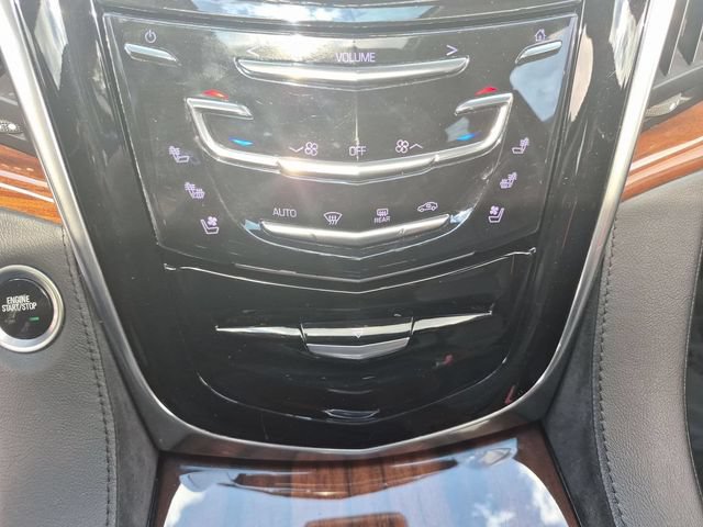Used 2017 Cadillac Escalade ESV Luxury AWD/4WD image 23