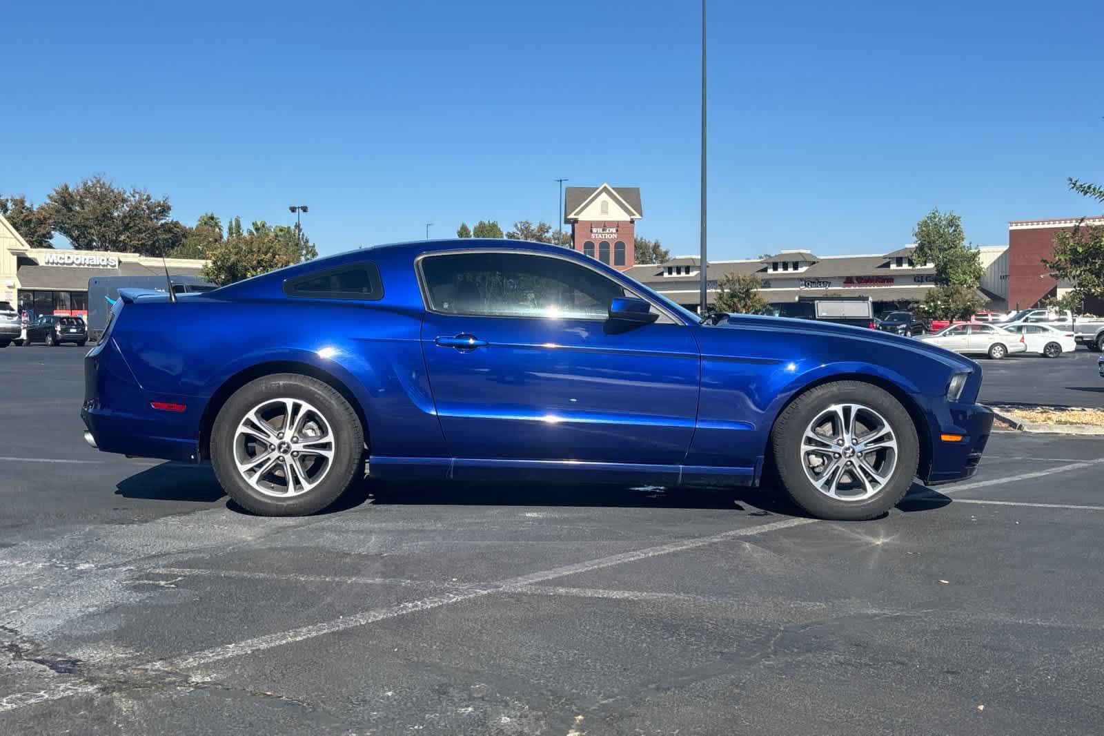 Used 2014 Ford Mustang Premium w/ Equipment Group 201A RWD image 9