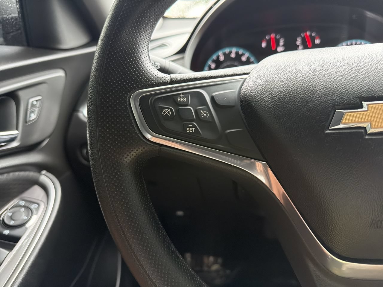 Used 2021 Chevrolet Malibu LS FWD image 25