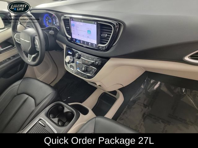 Used 2024 Chrysler Pacifica Touring-L FWD image 19