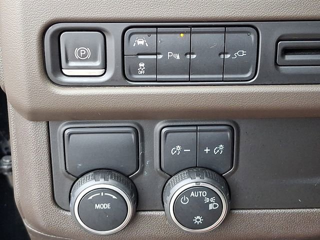 Used 2022 Chevrolet Suburban LT image 33