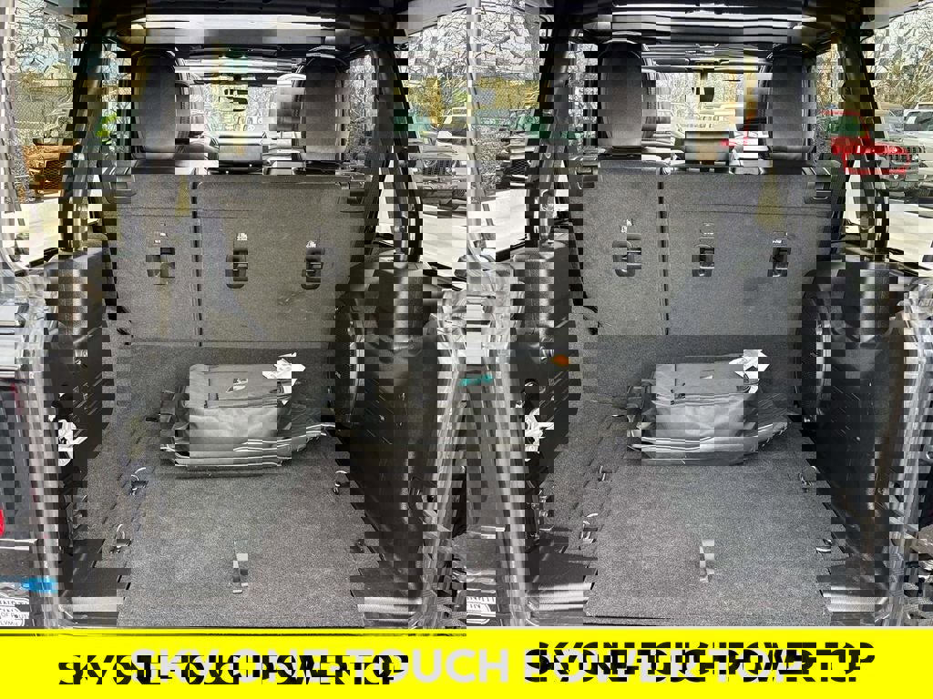 Used 2023 Jeep Wrangler Unlimited Sahara AWD/4WD image 13