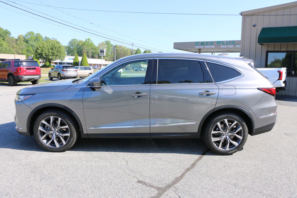 Used 2024 Acura MDX SH-AWD w/ Technology Package image 2