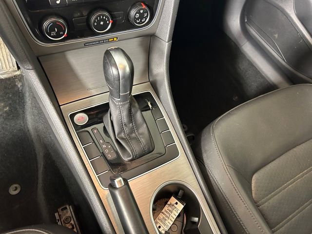 Used 2015 Volkswagen Passat 1.8T SE image 21