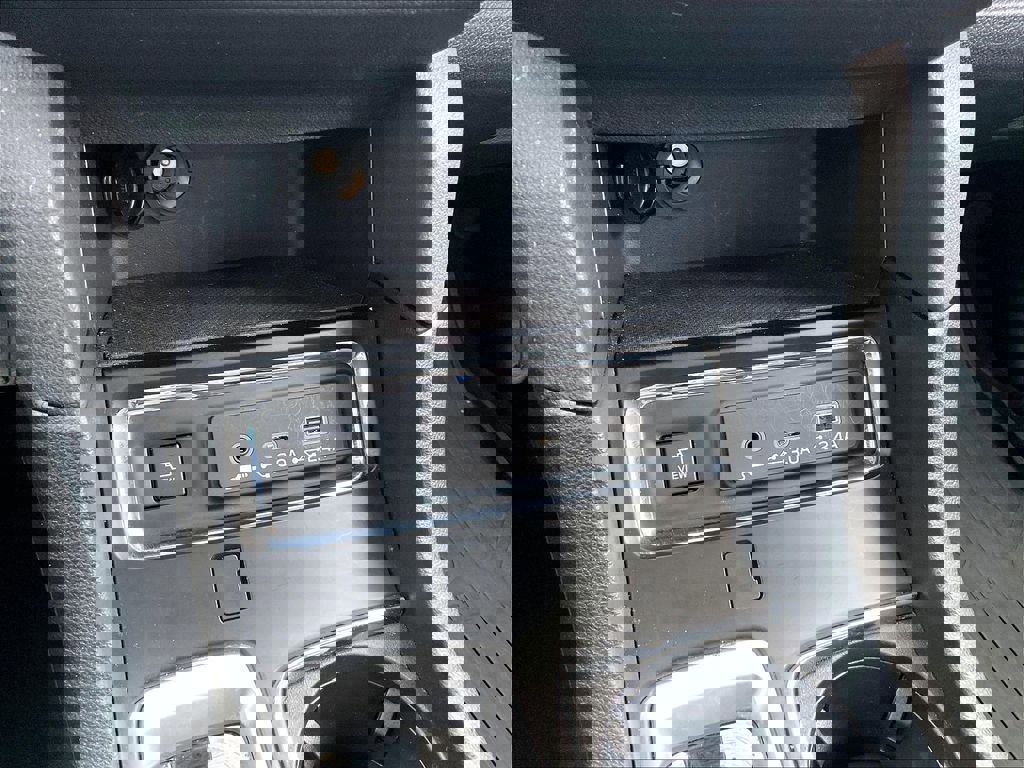 Used 2023 Subaru Ascent Limited w/ Technology Package image 34