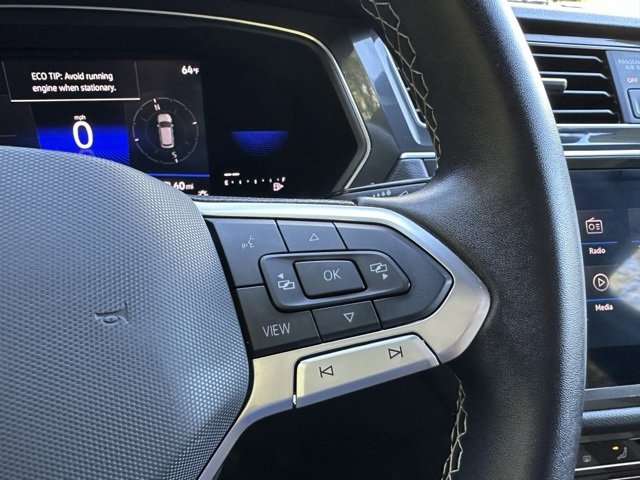 Used 2022 Volkswagen Tiguan SE w/ Panoramic Sunroof Package image 16