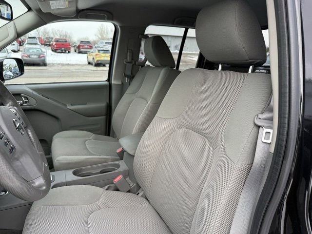 Used 2021 Nissan Frontier SV w/ Midnight Edition Floor Mats image 6