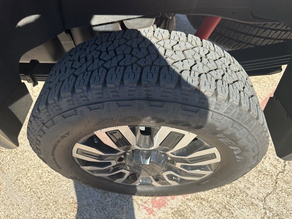 Used 2025 GMC Sierra 2500 Denali Ultimate image 3