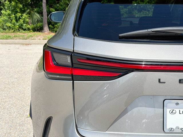 Certified 2025 Lexus NX 250 FWD w/ Accessory Package (Z1) image 10