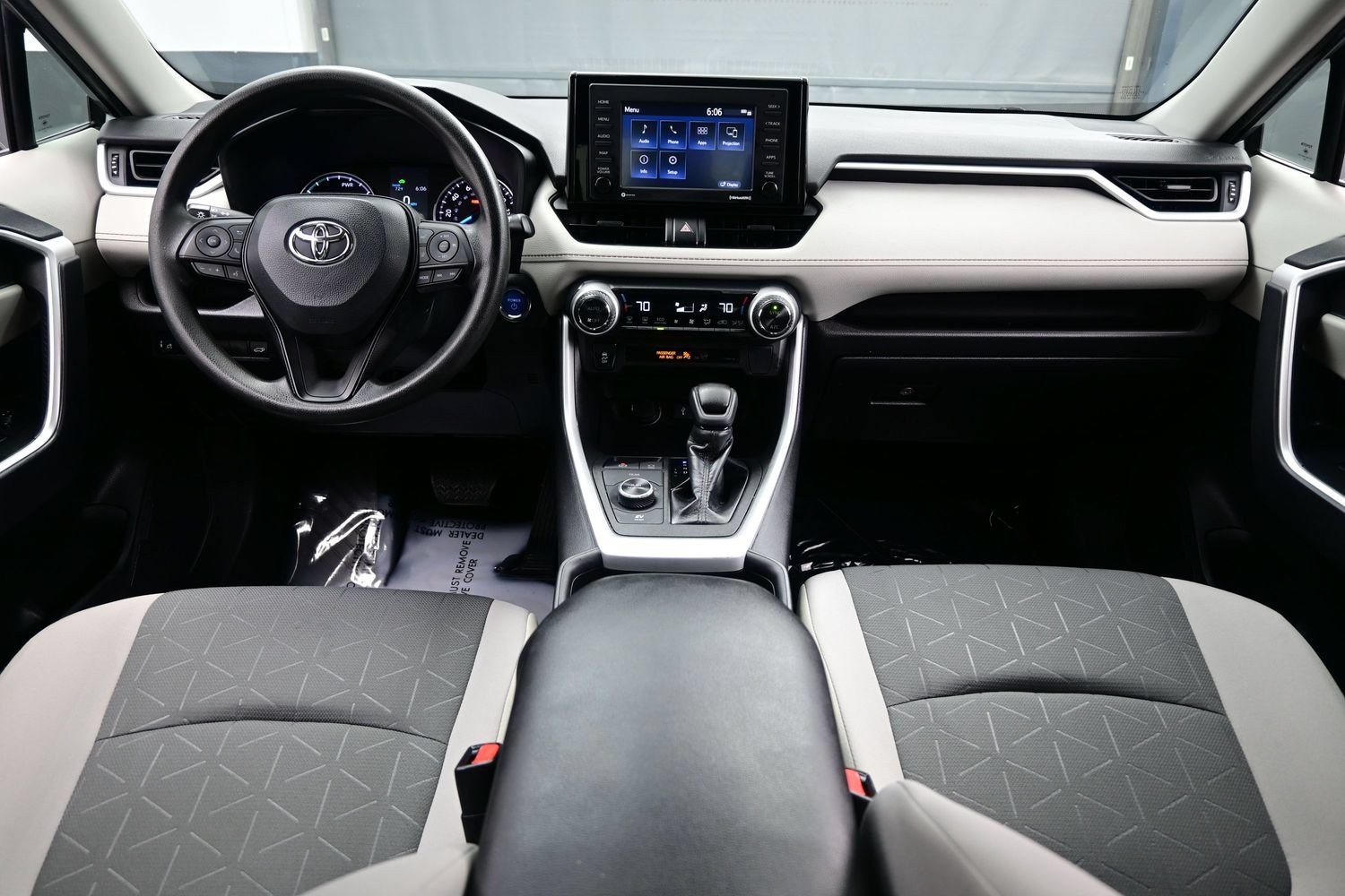 Used 2022 Toyota RAV4 XLE w/ Convenience Package AWD/4WD image 17