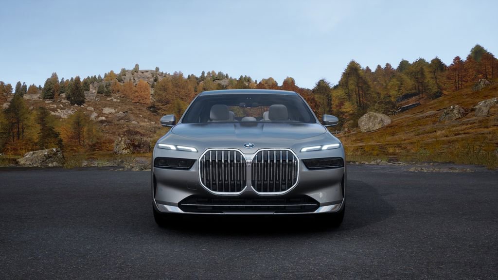 Used 2025 BMW i7 xDrive60 w/ Premium Package image 29