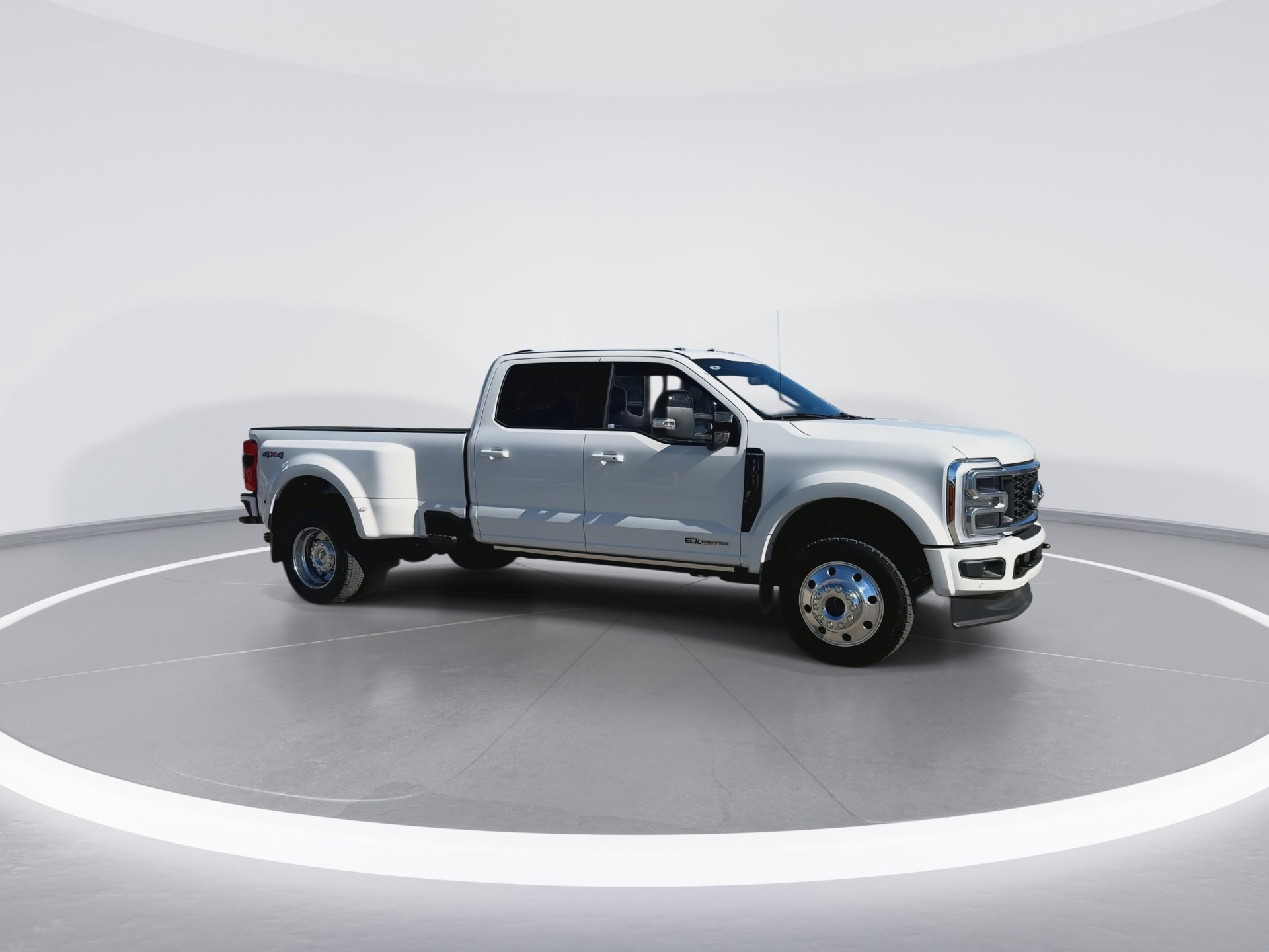 Certified 2025 Ford F450 Platinum image 3