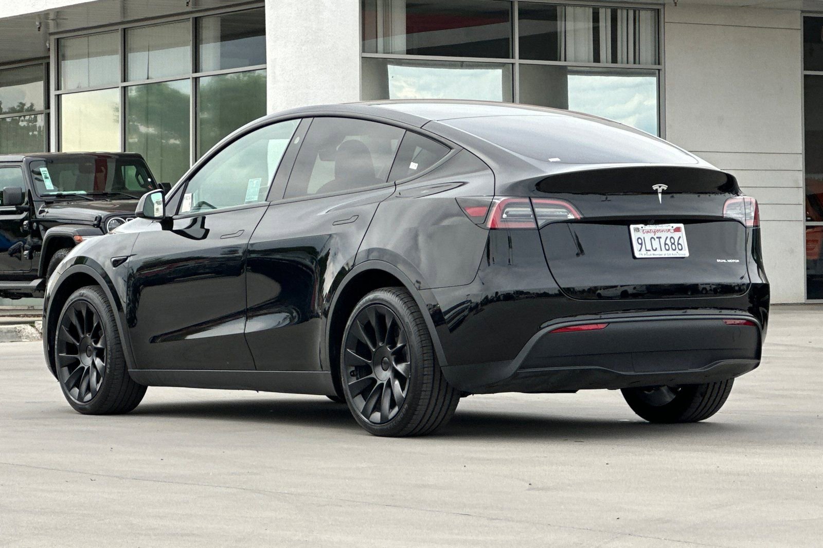 Used 2024 Tesla Model Y Long Range image 4