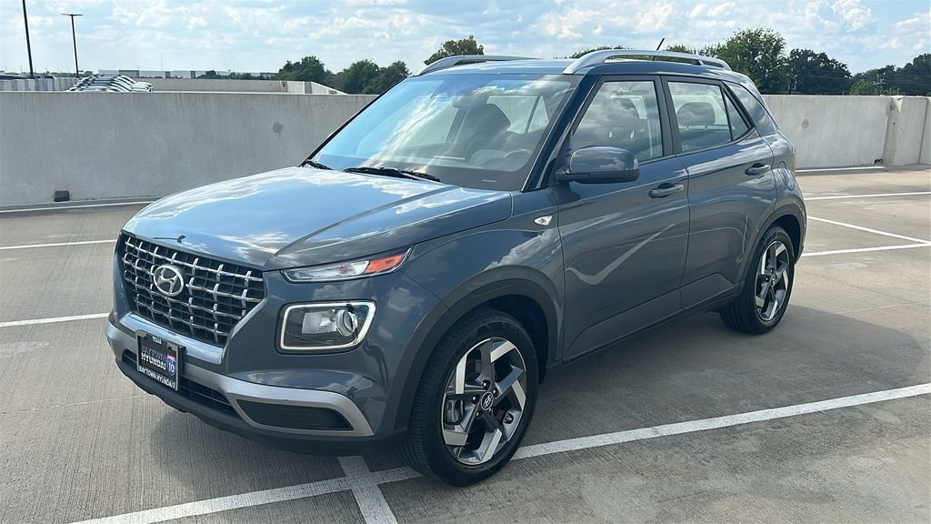 Used 2025 Hyundai Venue SEL FWD image 9