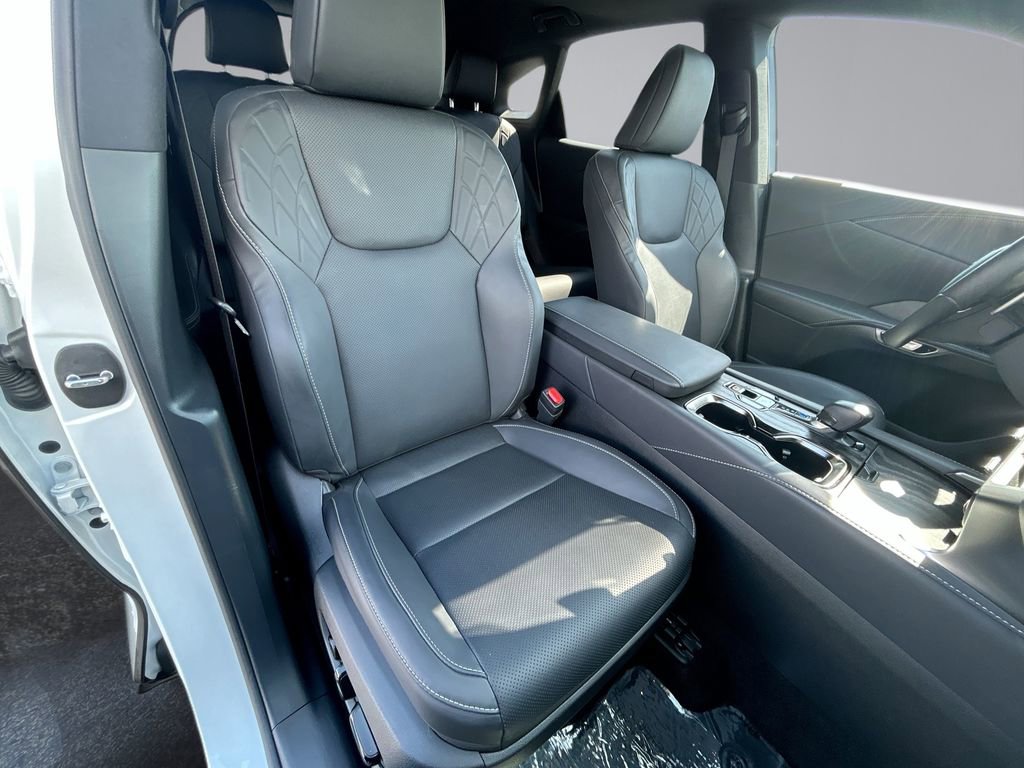 Used 2025 Lexus RX 350 Premium w/ Accessory Package (Z1) FWD image 16