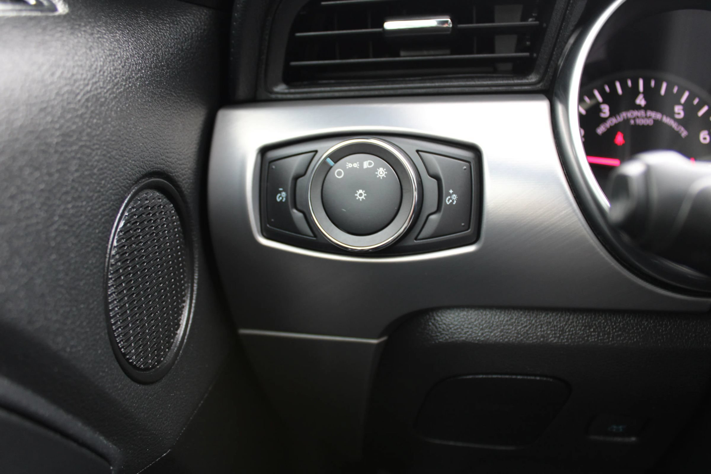 Used 2022 Ford Mustang Premium RWD image 20
