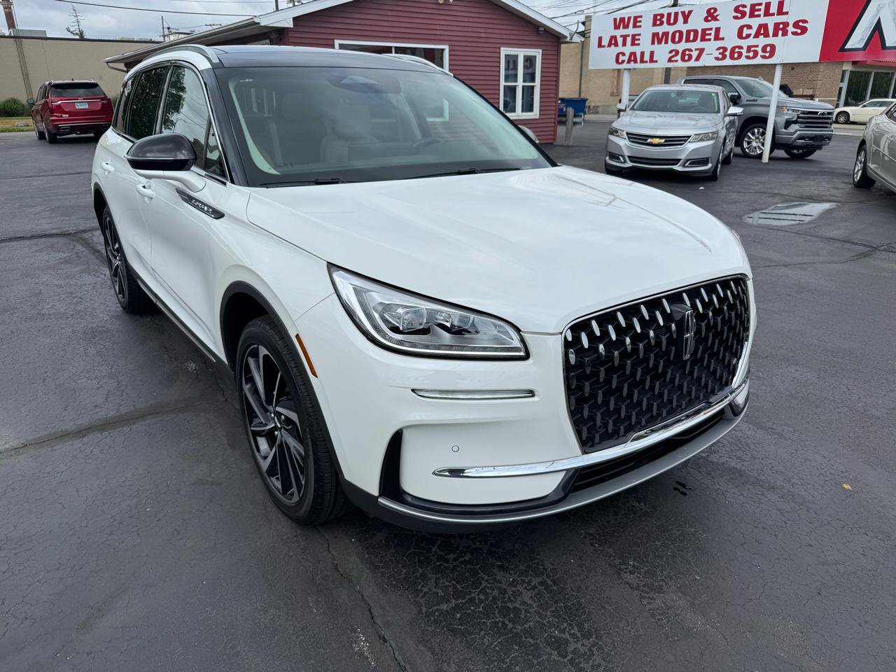 Used 2024 Lincoln Corsair Reserve w/ Equipment Group 201A AWD/4WD image 3