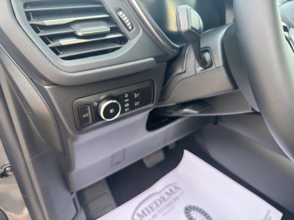 Used 2025 Ford Escape Platinum image 18