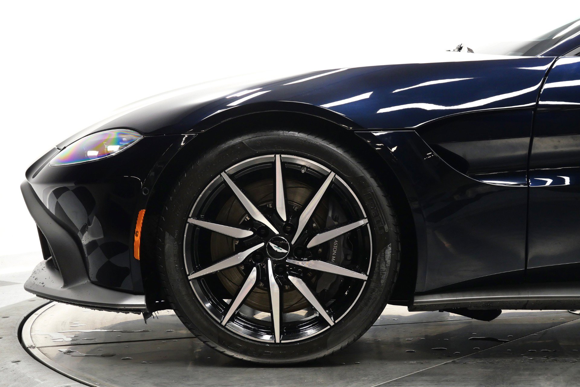 Used 2020 Aston Martin V8 Vantage -Twin Turbo V8, Comfort Collec image 32