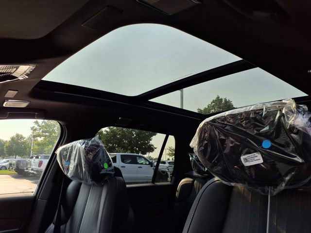 New 2026 Cadillac Vistiq Sport image 13