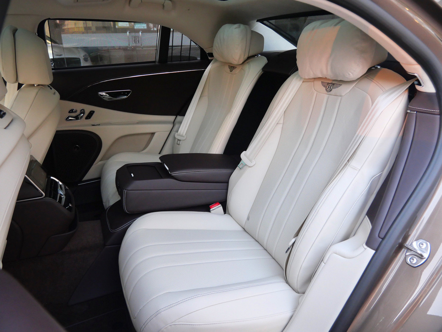 New 2026 Bentley Flying Spur V8 AWD/4WD image 21