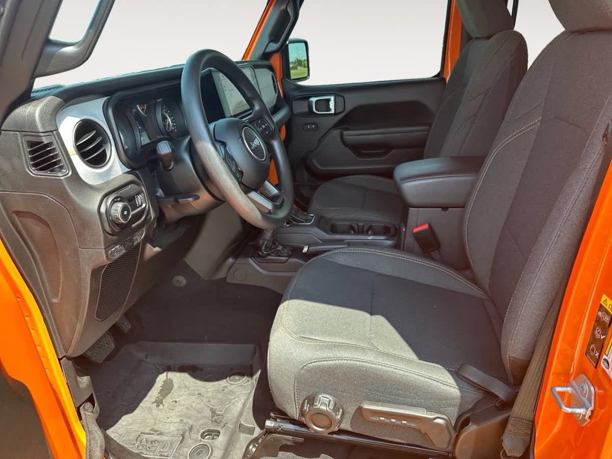Used 2025 Jeep Wrangler Unlimited Sport AWD/4WD image 14