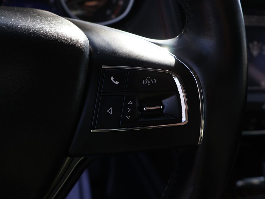 Used 2020 Maserati Levante GranLusso image 35