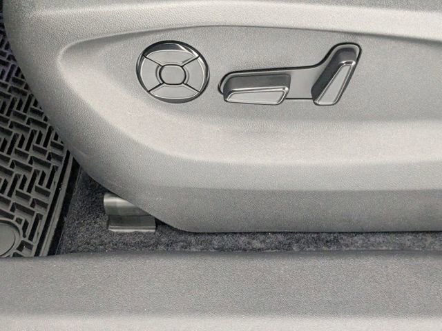 Used 2026 Volkswagen Tiguan SE R-Line image 15