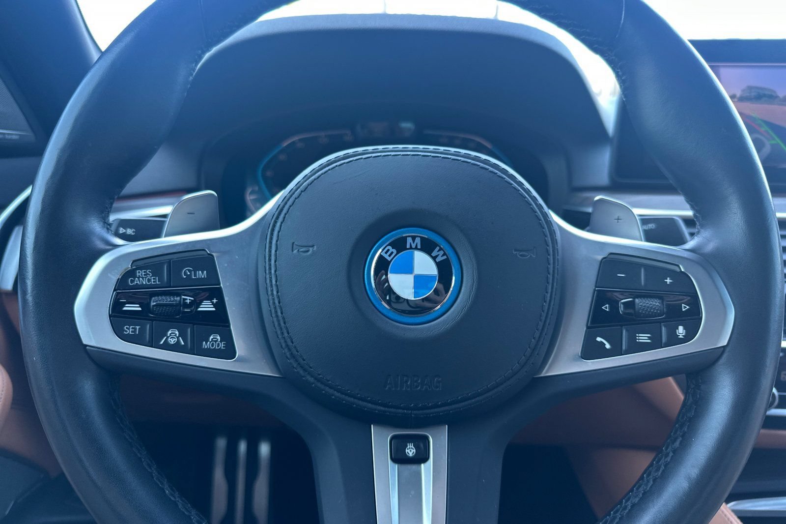 Used 2023 BMW 530e w/ M Sport Package RWD image 33