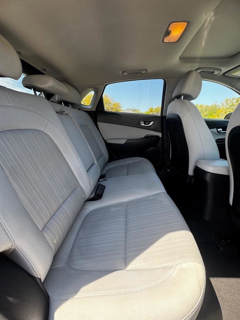 Used 2022 Hyundai Kona SEL w/ Convenience Package image 17