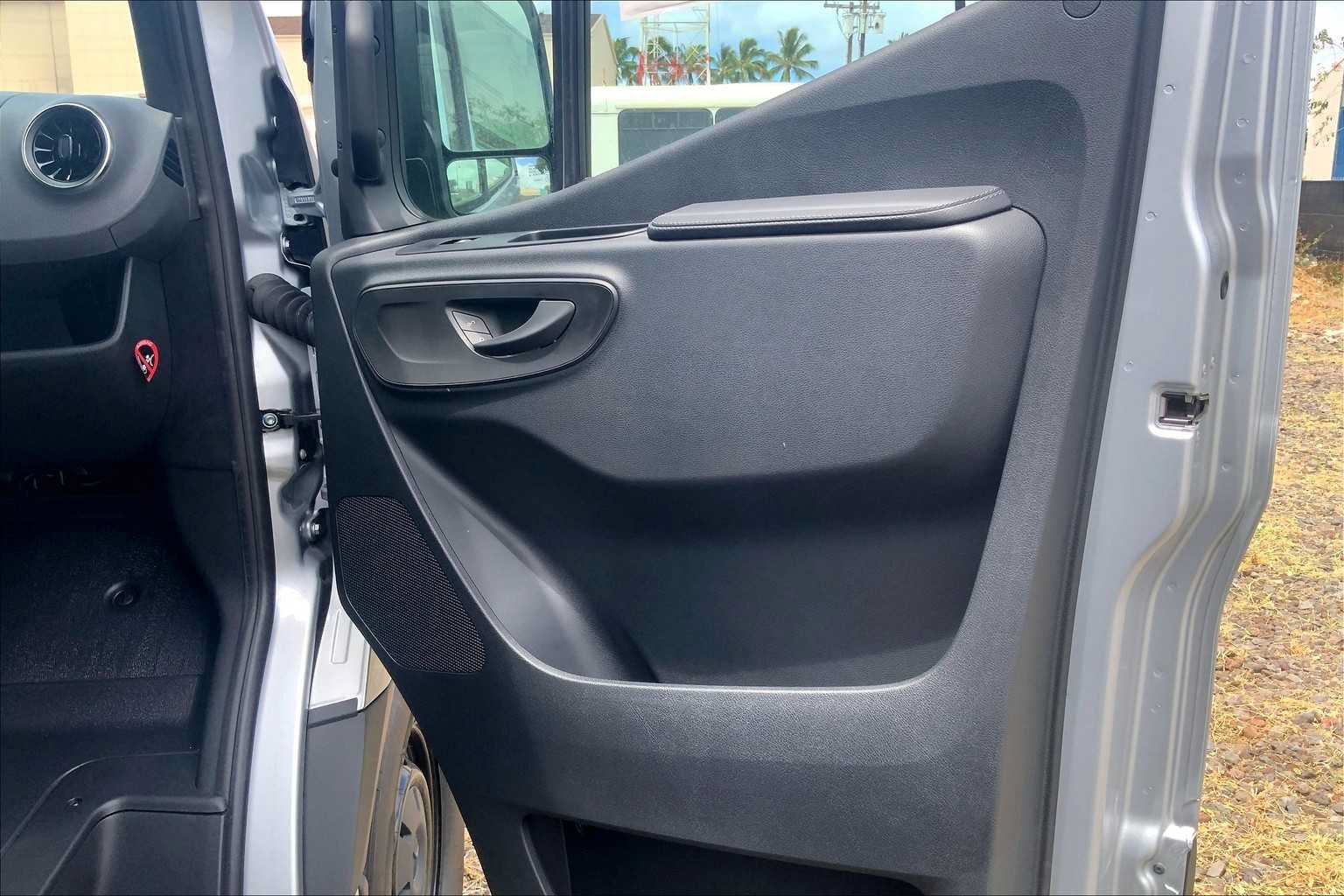 Used 2025 Mercedes-Benz Sprinter 2500 image 12