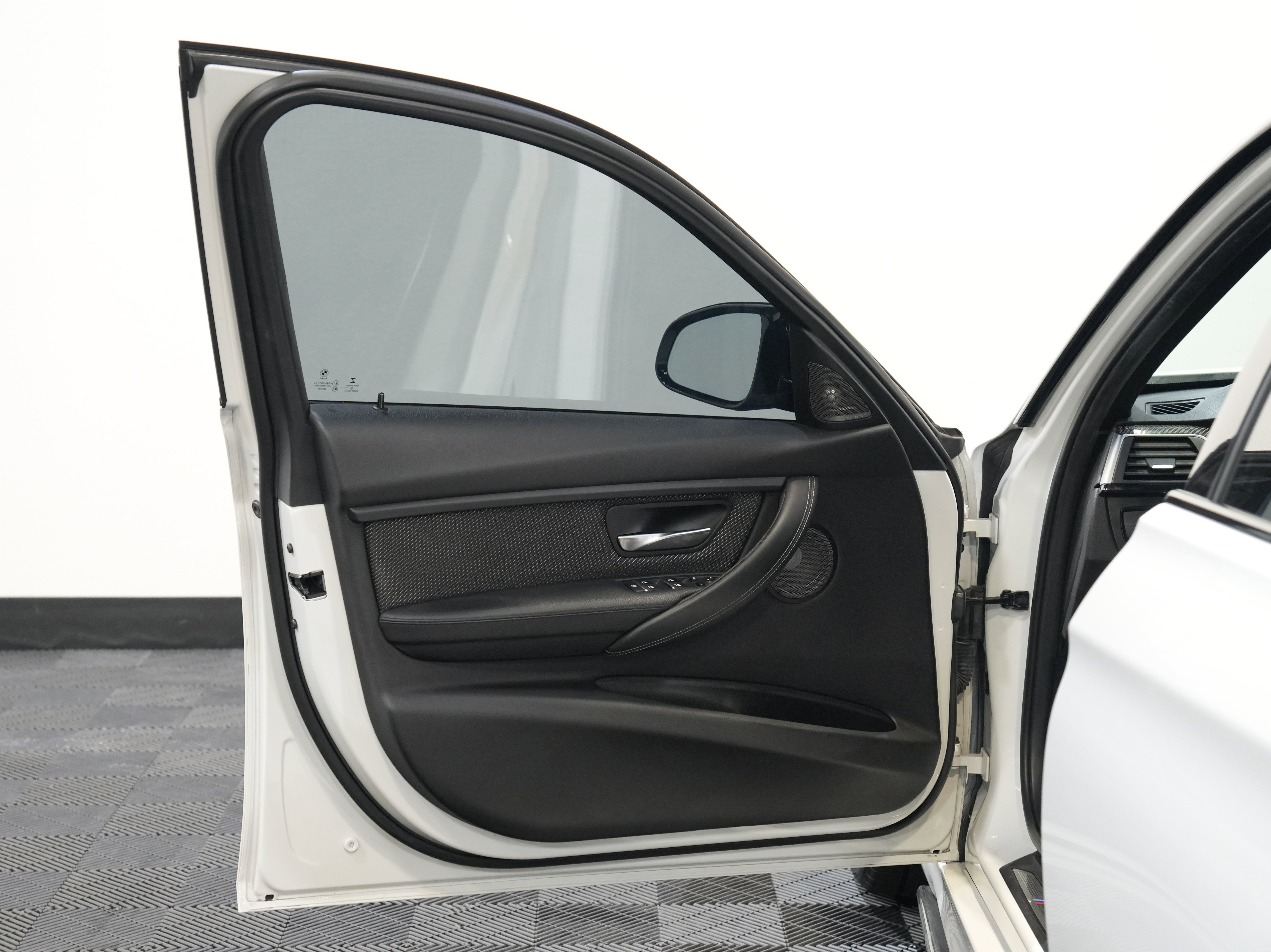 Used 2017 BMW M3 image 22