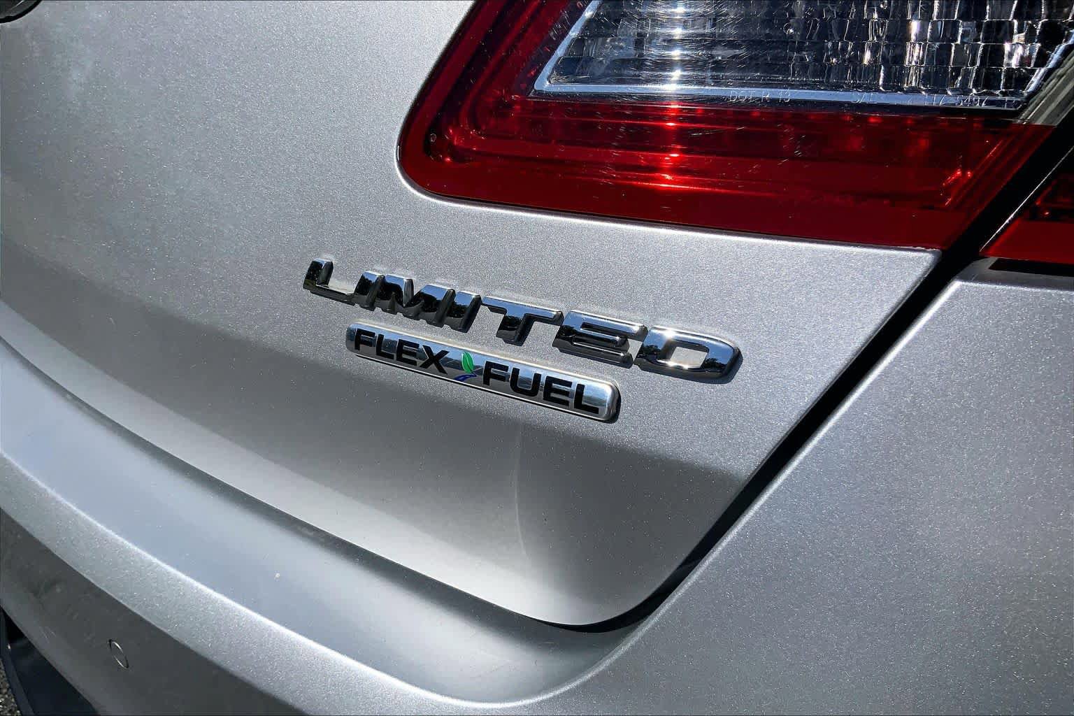 Used 2014 Ford Taurus Limited FWD image 9