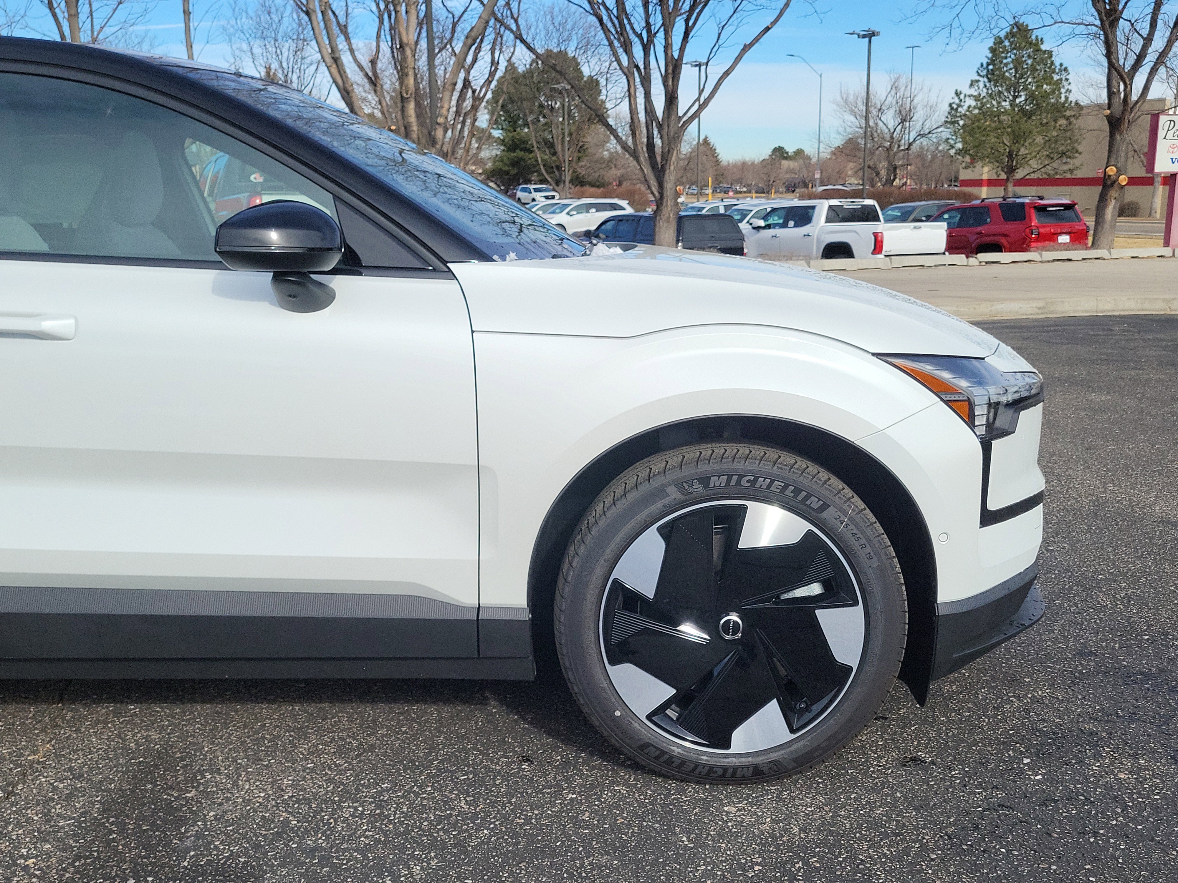 New 2025 Volvo EX30 Ultra w/ Climate Package image 6