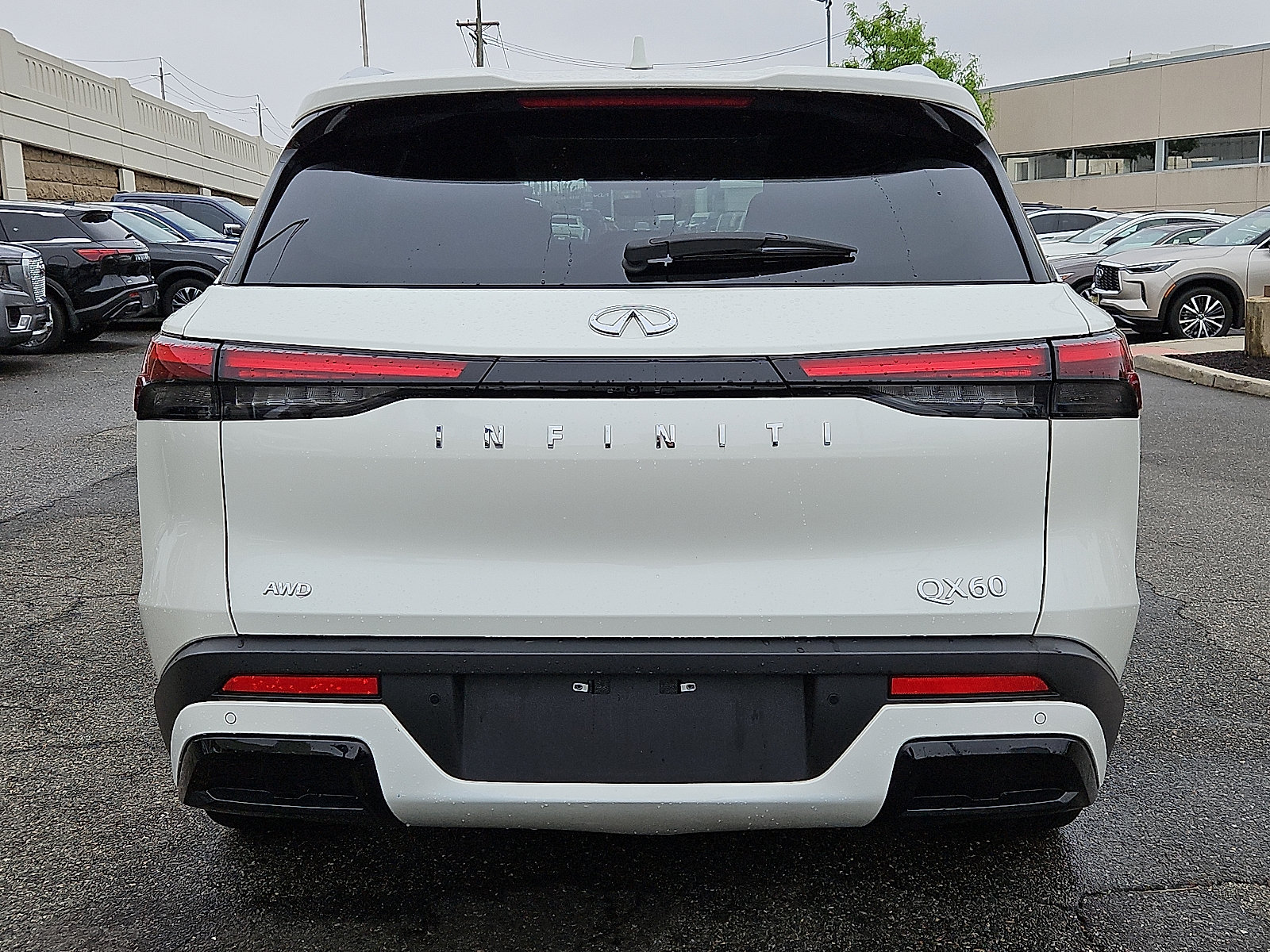 Certified 2023 INFINITI QX60 Luxe w/ Performance Audio Package AWD/4WD image 5