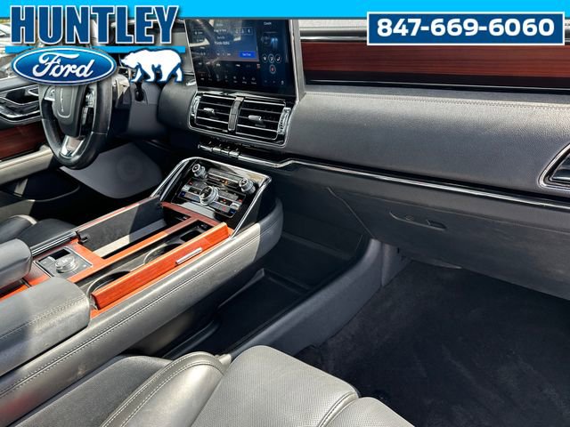 Used 2022 Lincoln Navigator Reserve AWD/4WD image 10